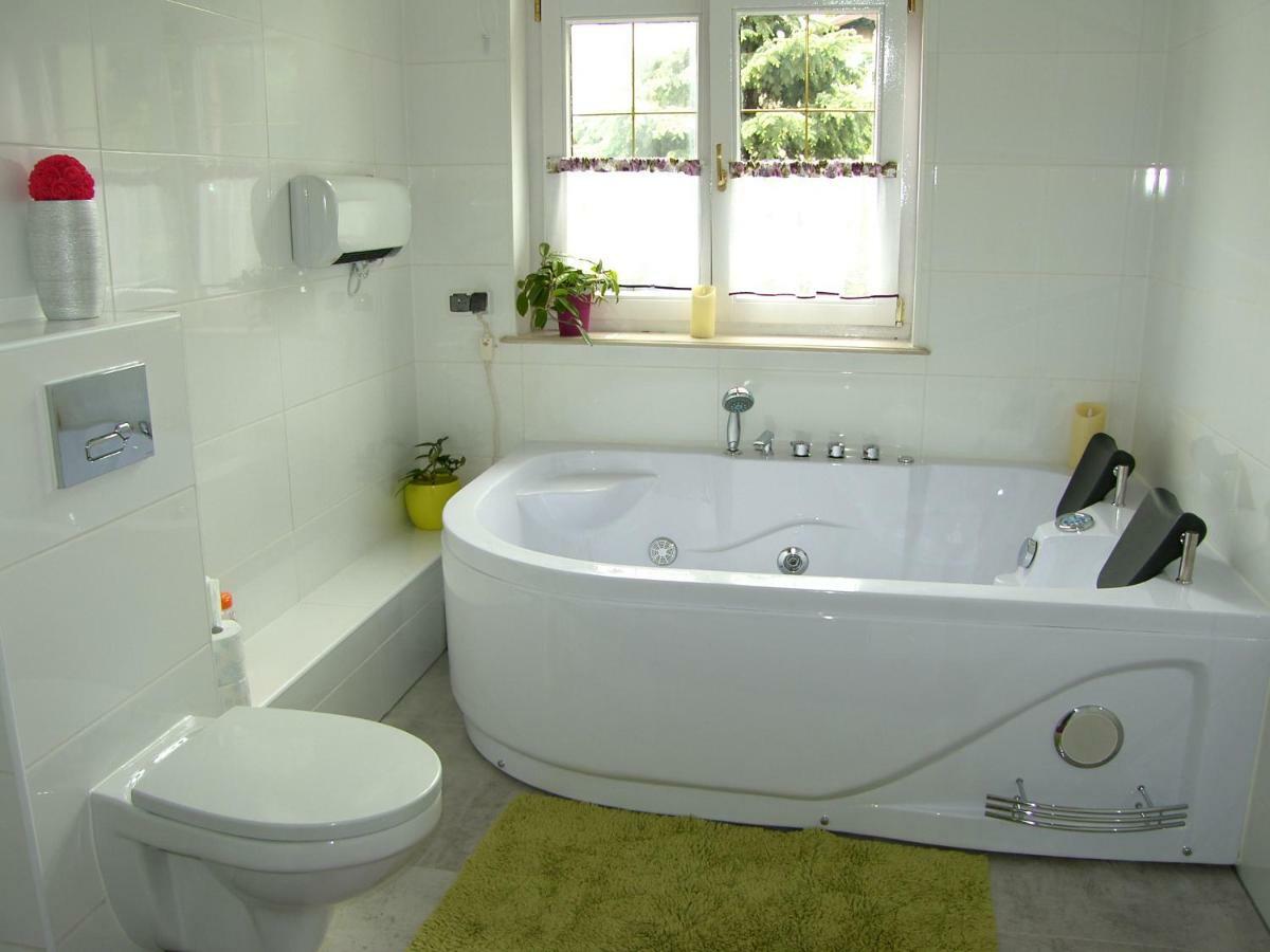 Kaliny Apartamenty Wanny Z Hydromasazem Chorzow Exterior photo